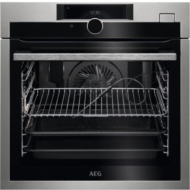 AEG BSE978330M, Single electric, pyro clean oven
Connected SteamCrisp Quarter Steam + Pyrolytic oven with Command Wheel control, HD